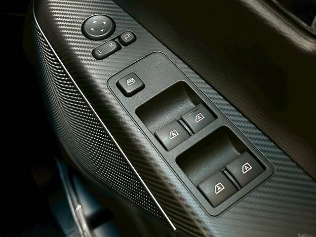 各種オートローンもご用意しております。頭金０円から審査可能。１２回から１２０回までお支払回数がお選び頂けます。中古車から新車すべてにご利用頂けます。お気軽にスタッフへご相談ください。