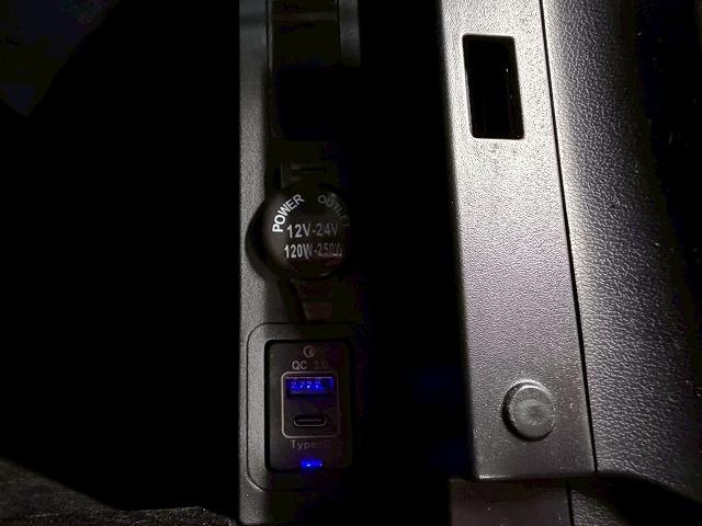 ヴェルファイア Ｚ“Ａ　エディション”　禁煙／両側パワースライド／モデリスタ／レーダークルーズ／オットマン／バックカメラ／メーカーナビ／ＥＴＣ／サンルーフ／Ｗエアコン／ＡＣ１００Ｖ／ブレーキホールド／オートハイビーム（27枚目）