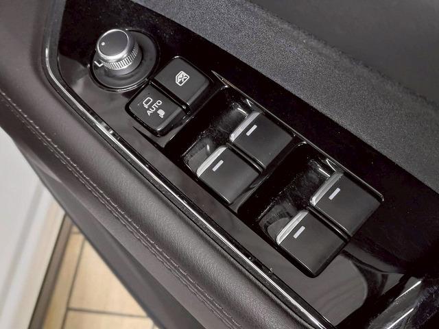 ＣＸ－８ ＸＤプロアクティブ　禁煙車／全周囲／レーダークルーズ／ＥＴＣ／シートヒーター／Ｗエアコン／ヘッドアップディスプレイ／ステアリングヒーター／レーンキープアシスト／衝突軽減／パドルシフト／シートメモリー（26枚目）