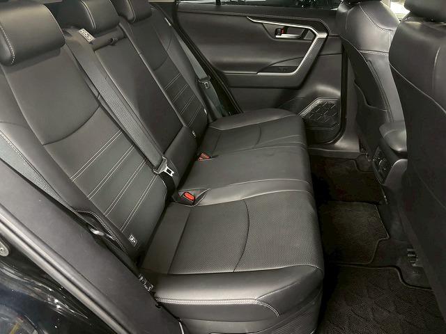 ＲＡＶ４ ＨＹＢＲＩＤ　Ｇ　禁煙／１０．５インチ／電動リアゲート／全周囲／レーダークルーズ／ブラインドスポット／パワーシート／アップルカープレイ／シートヒーター＆シートクーラー／オートハイビーム／ステアリングヒーター（34枚目）