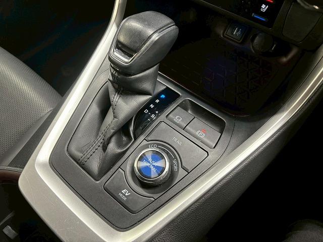 ＲＡＶ４ ＨＹＢＲＩＤ　Ｇ　禁煙／１０．５インチ／電動リアゲート／全周囲／レーダークルーズ／ブラインドスポット／パワーシート／アップルカープレイ／シートヒーター＆シートクーラー／オートハイビーム／ステアリングヒーター（53枚目）
