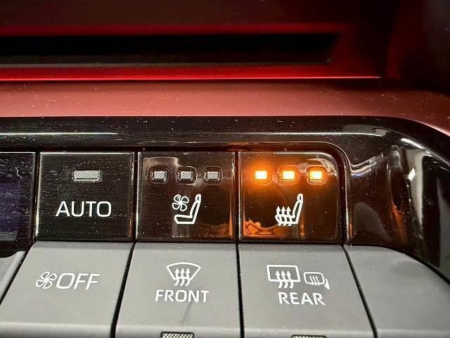 プリウス Ｚ　禁煙／全周囲／モデリスタ／デジタルミラー／ワイヤレス充電／電動リアゲート／レーダークルーズ／シートヒーター＆シートクーラー／ＡＣ１００Ｖ／トヨタチームメイト／アップルカープレイ（8枚目）