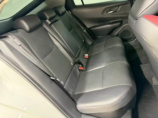 プリウス Ｚ　禁煙／全周囲／モデリスタ／デジタルミラー／ワイヤレス充電／電動リアゲート／レーダークルーズ／シートヒーター＆シートクーラー／ＡＣ１００Ｖ／トヨタチームメイト／アップルカープレイ（9枚目）