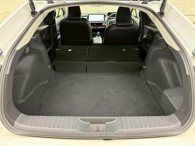 プリウス Ｚ　禁煙／全周囲／モデリスタ／デジタルミラー／ワイヤレス充電／電動リアゲート／レーダークルーズ／シートヒーター＆シートクーラー／ＡＣ１００Ｖ／トヨタチームメイト／アップルカープレイ（20枚目）