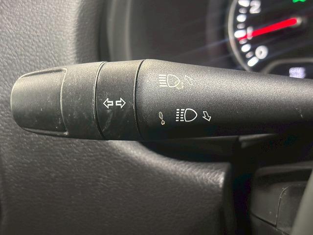 ジープ・レネゲード リミテッド　１オナ／バックカメラ／ブラインドスポット／ＥＴＣ／レーダークルーズ／シートヒーター／Ｐシート／ステアリングヒーター／フルセグ／アイドリングストップ／ディーラー車／レーンキープ（32枚目）