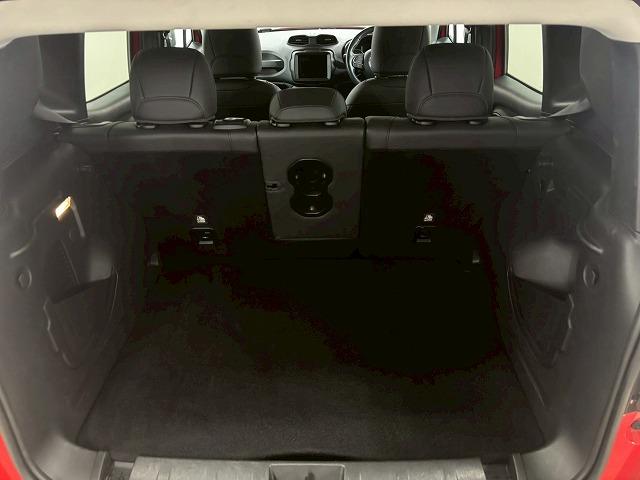 ジープ・レネゲード リミテッド　１オナ／バックカメラ／ブラインドスポット／ＥＴＣ／レーダークルーズ／シートヒーター／Ｐシート／ステアリングヒーター／フルセグ／アイドリングストップ／ディーラー車／レーンキープ（45枚目）