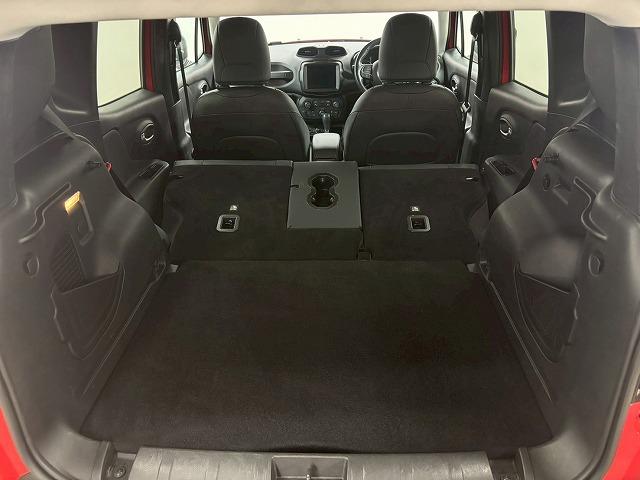 ジープ・レネゲード リミテッド　１オナ／バックカメラ／ブラインドスポット／ＥＴＣ／レーダークルーズ／シートヒーター／Ｐシート／ステアリングヒーター／フルセグ／アイドリングストップ／ディーラー車／レーンキープ（46枚目）