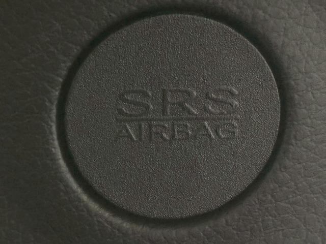 ジープ・レネゲード リミテッド　１オナ／バックカメラ／ブラインドスポット／ＥＴＣ／レーダークルーズ／シートヒーター／Ｐシート／ステアリングヒーター／フルセグ／アイドリングストップ／ディーラー車／レーンキープ（50枚目）