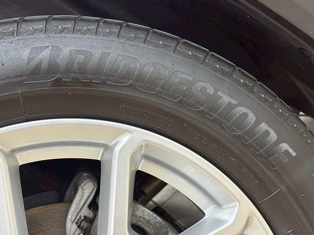 ジープ・レネゲード リミテッド　１オナ／バックカメラ／ブラインドスポット／ＥＴＣ／レーダークルーズ／シートヒーター／Ｐシート／ステアリングヒーター／フルセグ／アイドリングストップ／ディーラー車／レーンキープ（61枚目）