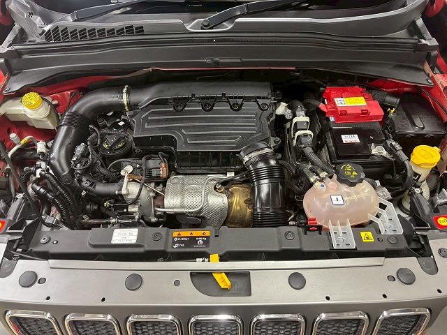 ジープ・レネゲード リミテッド　１オナ／バックカメラ／ブラインドスポット／ＥＴＣ／レーダークルーズ／シートヒーター／Ｐシート／ステアリングヒーター／フルセグ／アイドリングストップ／ディーラー車／レーンキープ（66枚目）