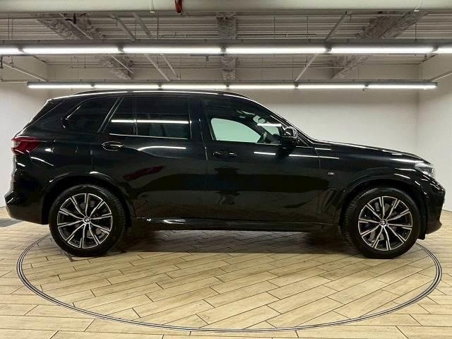 Ｘ５ ｘＤｒｉｖｅ３５ｄ　Ｍ　Ｓｐｏｒｔ　パノラマ／全周囲／電動リアゲート／ＥＴＣ／ブラインドスポット／ヘッドアップディスプレイ／シートヒーター＆シートクーラー／茶革／バーチャルコックピット／レーダークルーズ（18枚目）