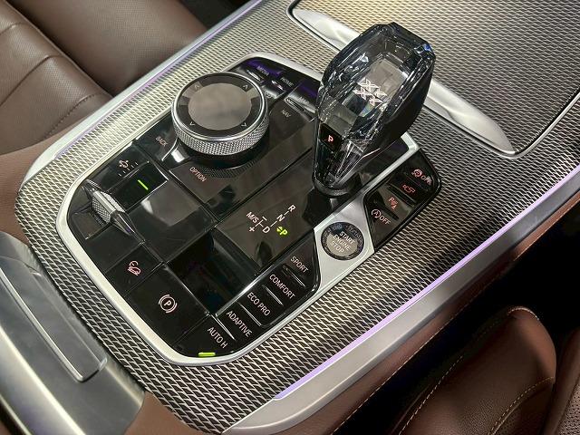 Ｘ５ ｘＤｒｉｖｅ３５ｄ　Ｍ　Ｓｐｏｒｔ　パノラマ／全周囲／電動リアゲート／ＥＴＣ／ブラインドスポット／ヘッドアップディスプレイ／シートヒーター＆シートクーラー／茶革／バーチャルコックピット／レーダークルーズ（33枚目）