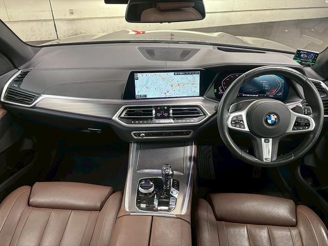 Ｘ５ ｘＤｒｉｖｅ３５ｄ　Ｍ　Ｓｐｏｒｔ　パノラマ／全周囲／電動リアゲート／ＥＴＣ／ブラインドスポット／ヘッドアップディスプレイ／シートヒーター＆シートクーラー／茶革／バーチャルコックピット／レーダークルーズ（50枚目）