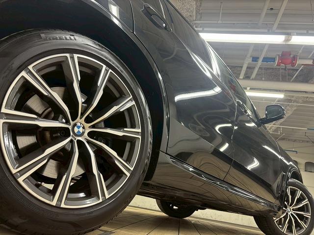 Ｘ５ ｘＤｒｉｖｅ３５ｄ　Ｍ　Ｓｐｏｒｔ　パノラマ／全周囲／電動リアゲート／ＥＴＣ／ブラインドスポット／ヘッドアップディスプレイ／シートヒーター＆シートクーラー／茶革／バーチャルコックピット／レーダークルーズ（63枚目）