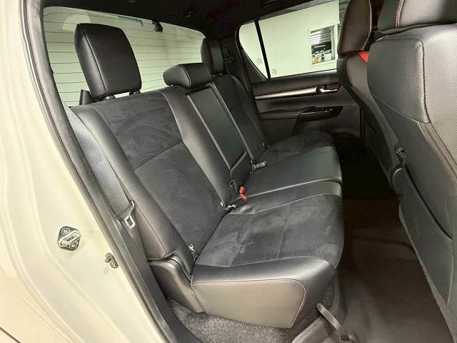 ハイラックス Z“GR SPORT” 禁煙車/全周囲/レーダークルーズ/ETC/クリアランスソナー/パワーシート/パドルシフト/トノカバー/アップルカープレイ/ナビキット/レーンキープ/衝突帰依減(9枚目)