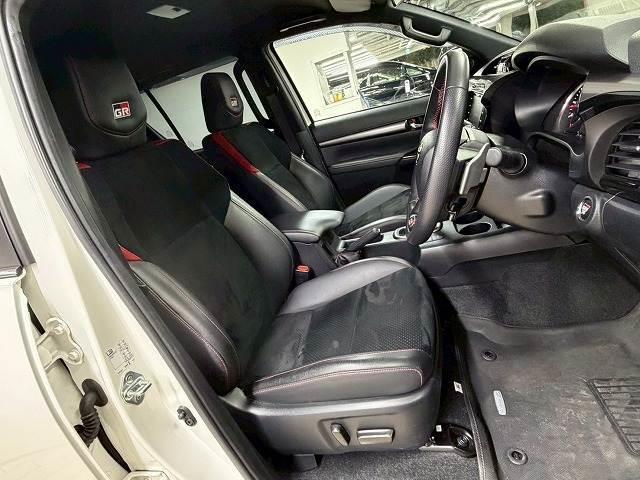ハイラックス Z“GR SPORT” 禁煙車/全周囲/レーダークルーズ/ETC/クリアランスソナー/パワーシート/パドルシフト/トノカバー/アップルカープレイ/ナビキット/レーンキープ/衝突帰依減(10枚目)