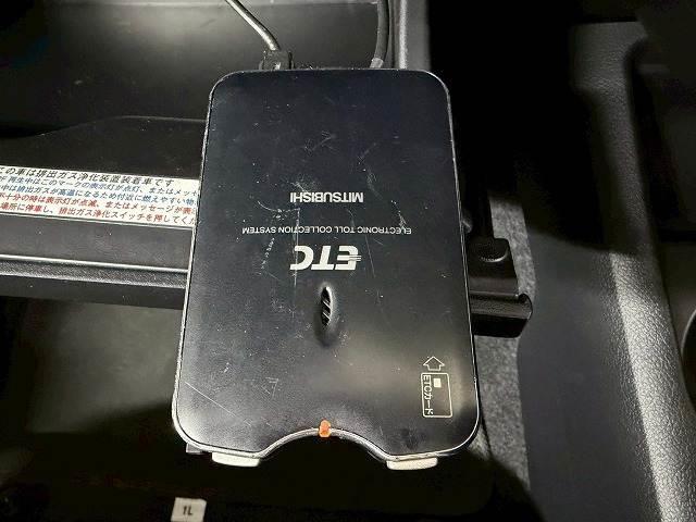 ハイラックス Z“GR SPORT” 禁煙車/全周囲/レーダークルーズ/ETC/クリアランスソナー/パワーシート/パドルシフト/トノカバー/アップルカープレイ/ナビキット/レーンキープ/衝突帰依減(13枚目)