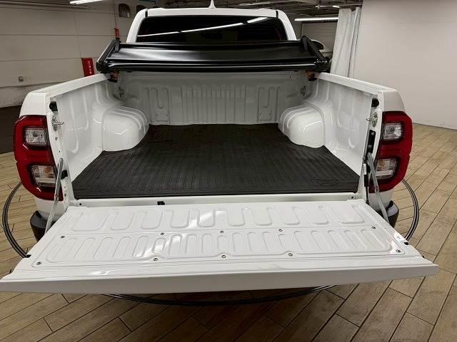 ハイラックス Z“GR SPORT” 禁煙車/全周囲/レーダークルーズ/ETC/クリアランスソナー/パワーシート/パドルシフト/トノカバー/アップルカープレイ/ナビキット/レーンキープ/衝突帰依減(20枚目)