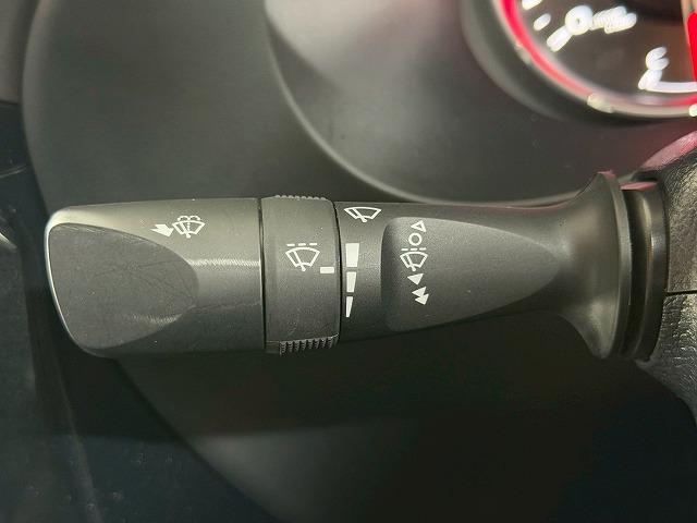 ハイラックス Z“GR SPORT” 禁煙車/全周囲/レーダークルーズ/ETC/クリアランスソナー/パワーシート/パドルシフト/トノカバー/アップルカープレイ/ナビキット/レーンキープ/衝突帰依減(27枚目)