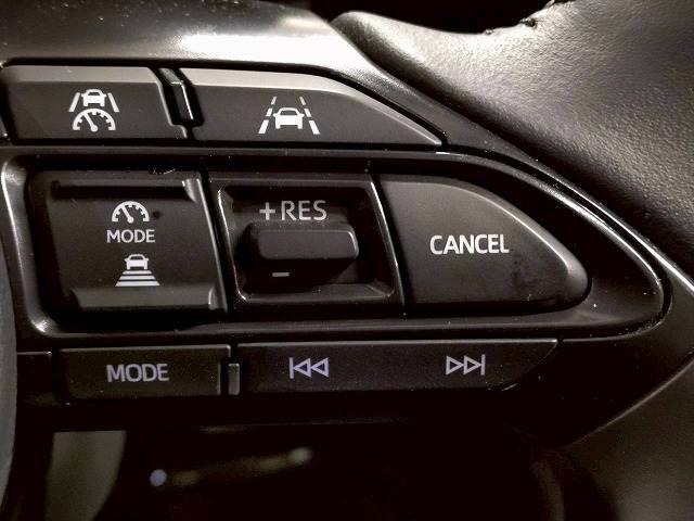 ヤリスクロス HYBRID Z ウルバーノ 禁煙車/全周囲/ブラインドスポット/ETC/レーダークルーズ/ブレーキホーホールド/アップルカープレイ/フルセグ/オートハイビーム/衝突軽減/レーンキープ/パワーシート(7枚目)