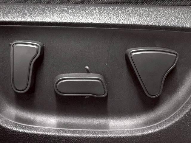 ヤリスクロス HYBRID Z ウルバーノ 禁煙車/全周囲/ブラインドスポット/ETC/レーダークルーズ/ブレーキホーホールド/アップルカープレイ/フルセグ/オートハイビーム/衝突軽減/レーンキープ/パワーシート(16枚目)