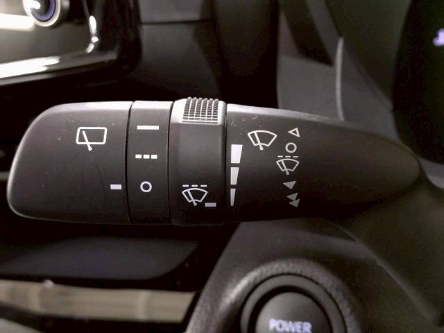 ヤリスクロス HYBRID Z ウルバーノ 禁煙車/全周囲/ブラインドスポット/ETC/レーダークルーズ/ブレーキホーホールド/アップルカープレイ/フルセグ/オートハイビーム/衝突軽減/レーンキープ/パワーシート(26枚目)