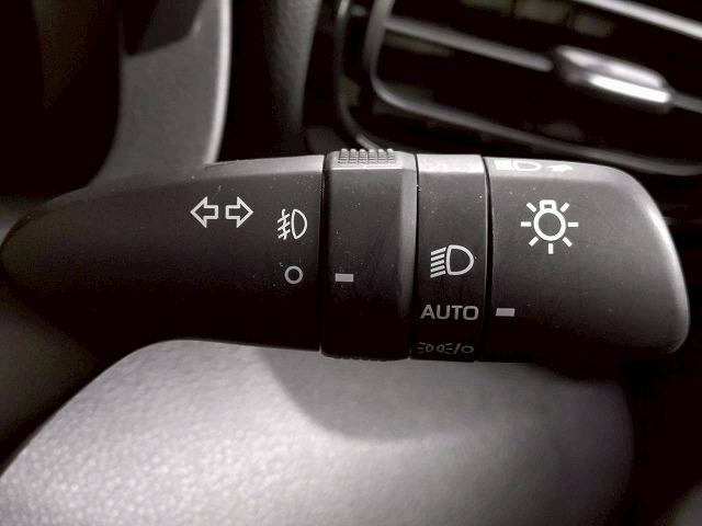 ヤリスクロス HYBRID Z ウルバーノ 禁煙車/全周囲/ブラインドスポット/ETC/レーダークルーズ/ブレーキホーホールド/アップルカープレイ/フルセグ/オートハイビーム/衝突軽減/レーンキープ/パワーシート(32枚目)