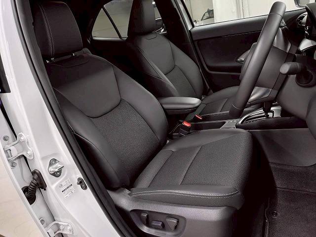 ヤリスクロス HYBRID Z ウルバーノ 禁煙車/全周囲/ブラインドスポット/ETC/レーダークルーズ/ブレーキホーホールド/アップルカープレイ/フルセグ/オートハイビーム/衝突軽減/レーンキープ/パワーシート(50枚目)