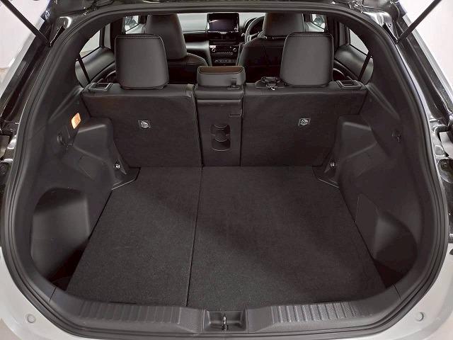 ヤリスクロス HYBRID Z ウルバーノ 禁煙車/全周囲/ブラインドスポット/ETC/レーダークルーズ/ブレーキホーホールド/アップルカープレイ/フルセグ/オートハイビーム/衝突軽減/レーンキープ/パワーシート(52枚目)