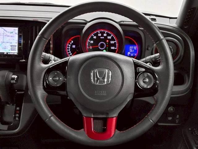 Ｎ－ＯＮＥ ◆２トーン　ＲＳ　禁煙車／バックカメラ／クルーズコントロール／パドルシフト／ステアリングスイッチ／純正アルミ／フォグランプ／オートライト／オートエアコン／スマートキー／横滑り制御装置／ＣＤ・ＤＶＤ再生（13枚目）