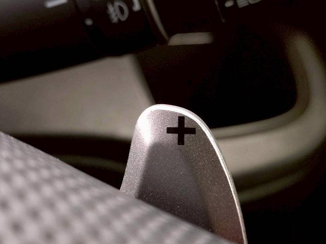 N-ONE ◆2トーン RS 禁煙車/バックカメラ/クルーズコントロール/パドルシフト/ステアリングスイッチ/純正アルミ/フォグランプ/オートライト/オートエアコン/スマートキー/横滑り制御装置/CD・DVD再生(31枚目)