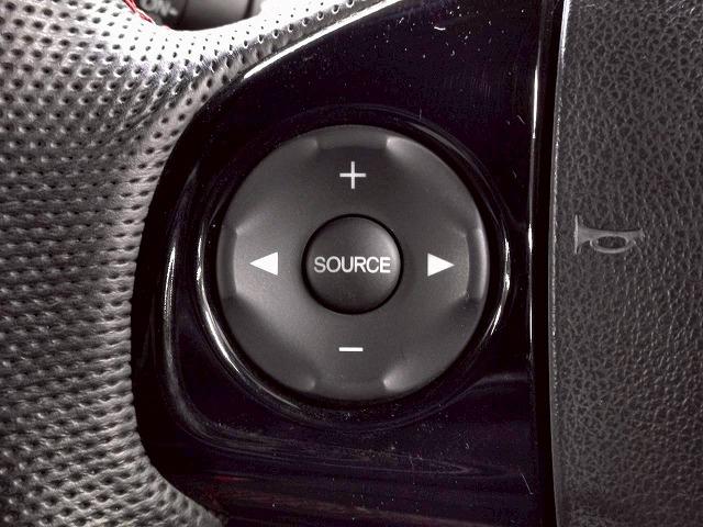 N-ONE ◆2トーン RS 禁煙車/バックカメラ/クルーズコントロール/パドルシフト/ステアリングスイッチ/純正アルミ/フォグランプ/オートライト/オートエアコン/スマートキー/横滑り制御装置/CD・DVD再生(33枚目)