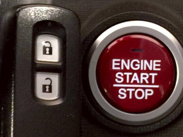 N-ONE ◆2トーン RS 禁煙車/バックカメラ/クルーズコントロール/パドルシフト/ステアリングスイッチ/純正アルミ/フォグランプ/オートライト/オートエアコン/スマートキー/横滑り制御装置/CD・DVD再生(41枚目)