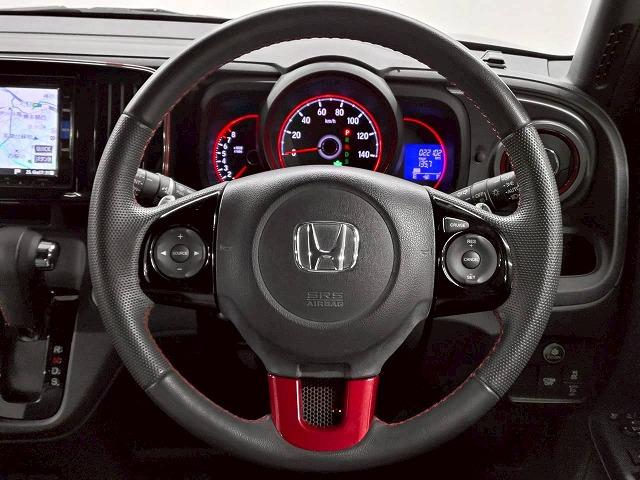 N-ONE ◆2トーン RS 禁煙車/バックカメラ/クルーズコントロール/パドルシフト/ステアリングスイッチ/純正アルミ/フォグランプ/オートライト/オートエアコン/スマートキー/横滑り制御装置/CD・DVD再生(46枚目)