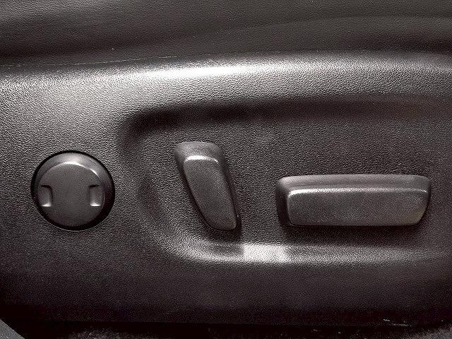 ハリアー ◆ELEGANCE 禁煙車/バックカメラ/レーダークルーズ/ETC/ブレーキホールド/オートハイビーム/アイドリングストップ/オートライト/オートエアコン/ステアリングスイッチ/CD・DVD再生(32枚目)