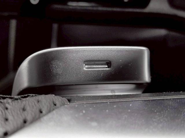 GLC GLC 220 d 4MATIC レザーEXP/パノラマ/全周囲/ブルメスター/ヘッドアップディスプレイ/アンビエント/ETC/ワイヤレス充電/レーダークルーズ/電動リアゲート/シートヒーター(45枚目)