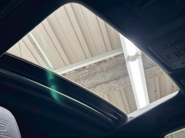 ES ES300h “F SPORT” 禁煙/サンルーフ/バックカメラ/レーダークルーズ/ブラインドスポット/シートクーラー/シートヒーター/ステアリングヒーター/ブレーキホールド/パドルシフト/シートメモリー(3枚目)