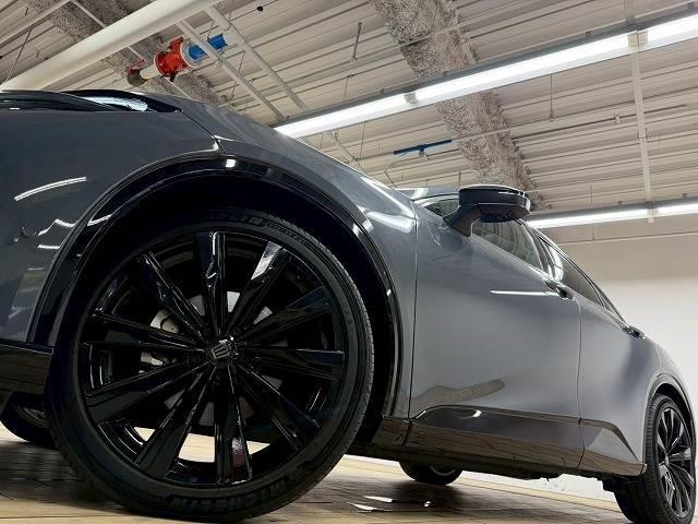 クラウンスポーツ ＳＰＯＲＴ　Ｚ　（ＨＥＶ）　１オナ／パノラマルーフ／茶革／全周囲／トヨタチームメイト／デジタルミラー／電動リアゲート／アップルカープレイ／シートヒーター＆シートクーラー／ＡＣ１００Ｖ／ヘッドアップディスプレイ（13枚目）