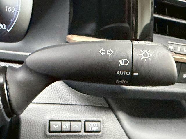 クラウンスポーツ ＳＰＯＲＴ　Ｚ　（ＨＥＶ）　１オナ／パノラマルーフ／茶革／全周囲／トヨタチームメイト／デジタルミラー／電動リアゲート／アップルカープレイ／シートヒーター＆シートクーラー／ＡＣ１００Ｖ／ヘッドアップディスプレイ（37枚目）