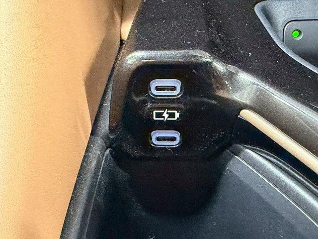 クラウンスポーツ ＳＰＯＲＴ　Ｚ　（ＨＥＶ）　１オナ／パノラマルーフ／茶革／全周囲／トヨタチームメイト／デジタルミラー／電動リアゲート／アップルカープレイ／シートヒーター＆シートクーラー／ＡＣ１００Ｖ／ヘッドアップディスプレイ（47枚目）