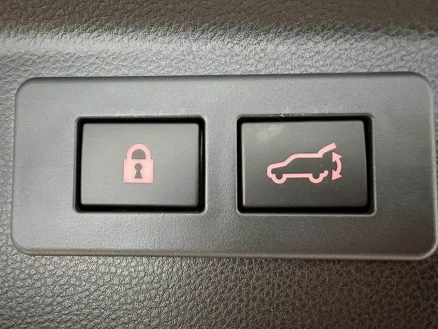 フォレスター SPORT 禁煙/デジタルミラー/メーカナビ/レダークルーズ/電動リアゲート/シートヒーター/ステアリングヒーター/パワーシート/アイサイト/ブラインドスポット/後席シートヒーター(5枚目)