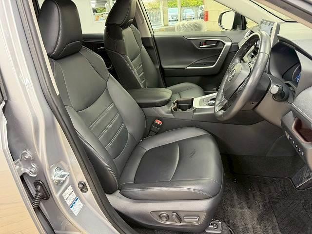 ＲＡＶ４ ＨＹＢＲＩＤ　Ｇ　禁煙／全周囲／電動リアゲート／シートヒーター／ＡＣ１００Ｖ／レーダークルーズ／ブラインドスポット／アップルカープレイ／ステアリングヒーター／シートメモリー／ナビキッド／レーンキープ（10枚目）