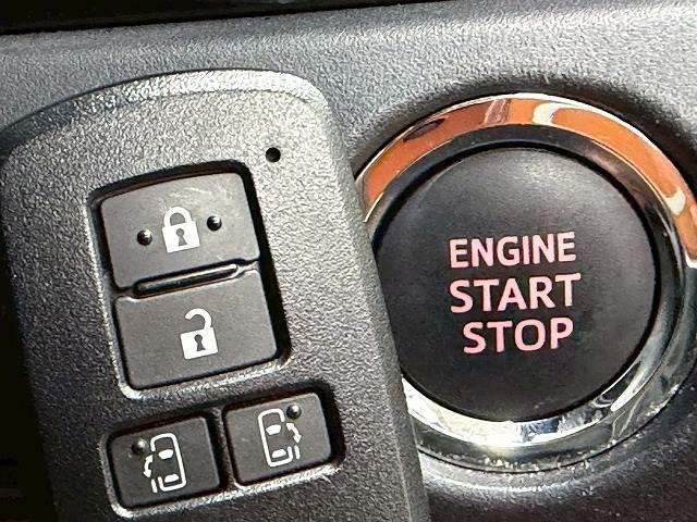 ノア Ｓｉ“Ｗ×Ｂ”　禁煙車／バックカメラ／両側パワースライド／クルーズコントロール／レーンキープ／衝突軽減／ＣＤ・ＤＶＤ再生／アイドリングストップ／スマートキー／オートハイビーム（15枚目）