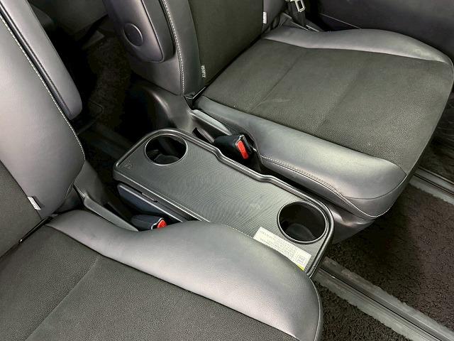 ノア Ｓｉ“Ｗ×Ｂ”　禁煙車／バックカメラ／両側パワースライド／クルーズコントロール／レーンキープ／衝突軽減／ＣＤ・ＤＶＤ再生／アイドリングストップ／スマートキー／オートハイビーム（42枚目）