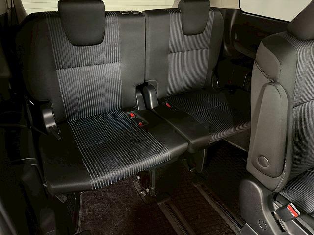 ヴォクシー ＺＳ“煌”　禁煙車／バックカメラ／フリップダウン／ＥＴＣ／ステアリングスイッチ／アイドリングストップ／ＣＤ・ＤＶＤ再生／両側パワースライド／スマートキー／Ｗエアコン／オートエアコン／オートライト（34枚目）