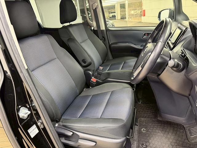 ヴォクシー ＺＳ“煌”　禁煙車／バックカメラ／フリップダウン／ＥＴＣ／ステアリングスイッチ／アイドリングストップ／ＣＤ・ＤＶＤ再生／両側パワースライド／スマートキー／Ｗエアコン／オートエアコン／オートライト（39枚目）