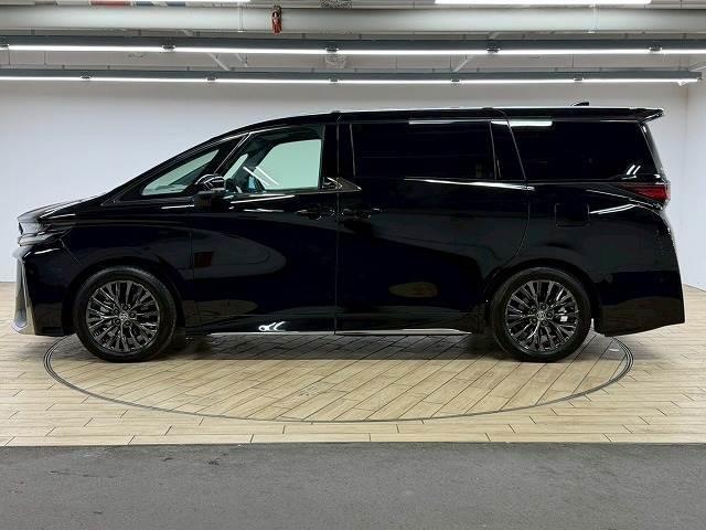 ヴェルファイアハイブリッド Ｚ　Ｐｒｅｍｉｅｒ　全周囲／サンルーフ／フリップダウン／ＡＣ１００Ｖ／ユニバーサルステップ／ワイヤレス充電／アップルカープレイ／シートヒーター＆シートクーラー／ヘッドアップディスプレイ／ステアリングヒーター（18枚目）