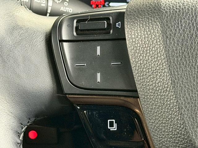 ヴェルファイアハイブリッド Ｚ　Ｐｒｅｍｉｅｒ　全周囲／サンルーフ／フリップダウン／ＡＣ１００Ｖ／ユニバーサルステップ／ワイヤレス充電／アップルカープレイ／シートヒーター＆シートクーラー／ヘッドアップディスプレイ／ステアリングヒーター（32枚目）