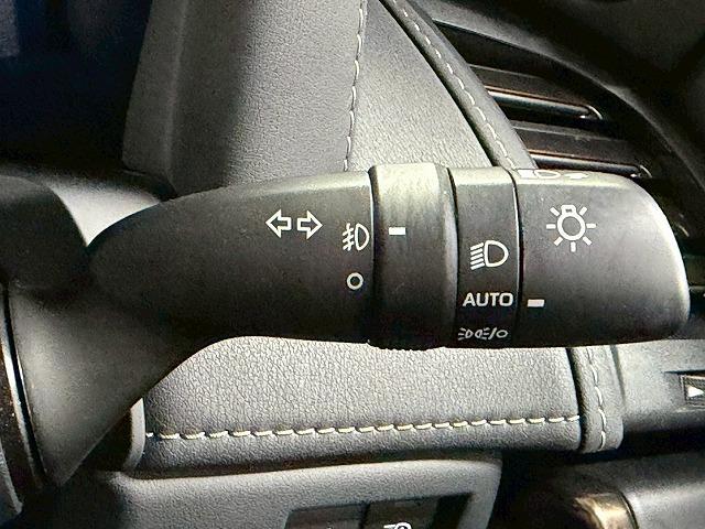 ヴェルファイアハイブリッド Ｚ　Ｐｒｅｍｉｅｒ　全周囲／サンルーフ／フリップダウン／ＡＣ１００Ｖ／ユニバーサルステップ／ワイヤレス充電／アップルカープレイ／シートヒーター＆シートクーラー／ヘッドアップディスプレイ／ステアリングヒーター（35枚目）