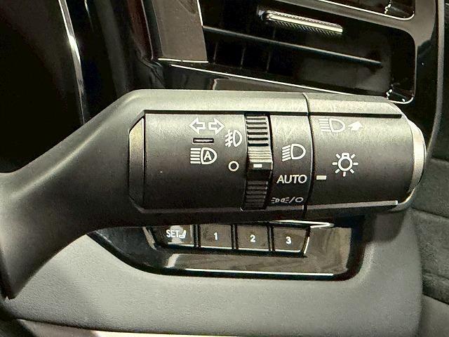 ＲＸ ＲＸ５００ｈ　“Ｆ　ＳＰＯＲＴ　Ｐｅｒｆｏｒｍａｎｃｅ”　禁煙／パノラマルーフ／マクレビ／全周囲／デジタルミラー／電動リアゲート／ヘッドアップディスプレイ／アップルカープレイ／パドルシフト／レーダークルーズ／ブラインドスポット（37枚目）